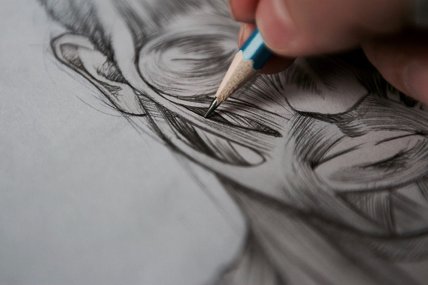 I Study Human Muscles By Drawing Them On My Selfies