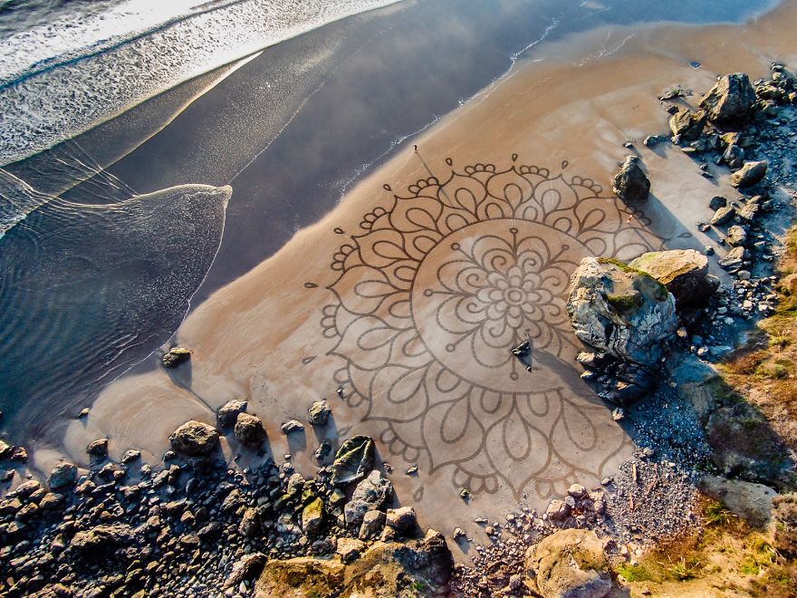 Man Quits His Job After Visiting Burning Man, Spends 10+ Years Drawing In The Sand