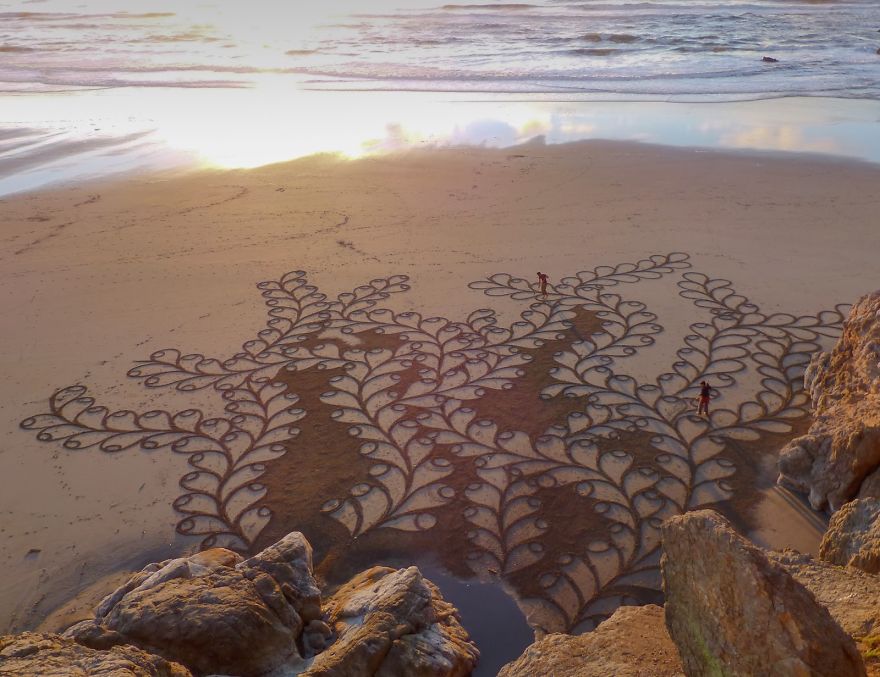 Man Quits His Job After Visiting Burning Man, Spends 10+ Years Drawing In The Sand
