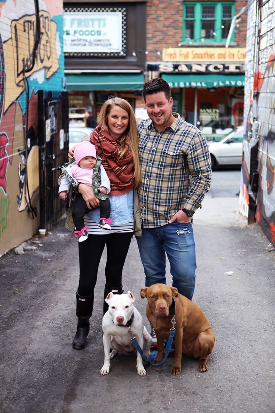 I Photographed Over 200 Families With Rescued Dogs To Inspire Others To Adopt I Photographed Over 200 Families With Rescued Dogs To Inspire Others To Adopt