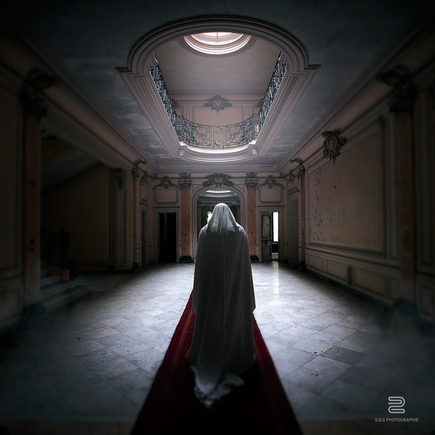 Dark And Decay: I Portray Humanity Facing A World War Dark And Decay: I Portray Humanity Facing A World War