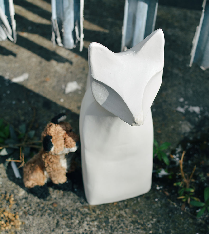 I Hide Ceramic Animals Around London And Helsinki For People To Find And Take Home I Hide Ceramic Animals Around London And Helsinki For People To Find And Take Home