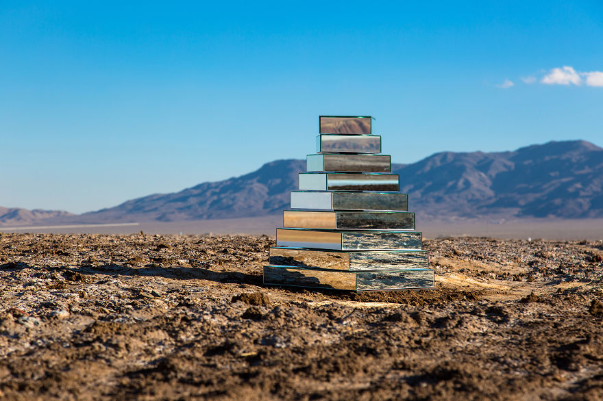 Mirrored Babel Tower That We Made To Move According To The Weather Conditions Mirrored Babel Tower That We Made To Move According To The Weather Conditions