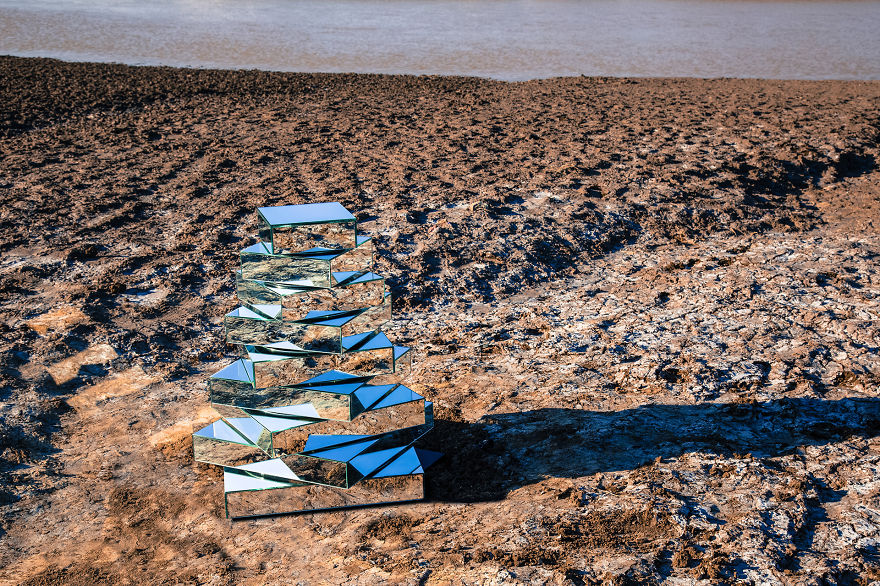 Mirrored Babel Tower That We Made To Move According To The Weather Conditions Mirrored Babel Tower That We Made To Move According To The Weather Conditions
