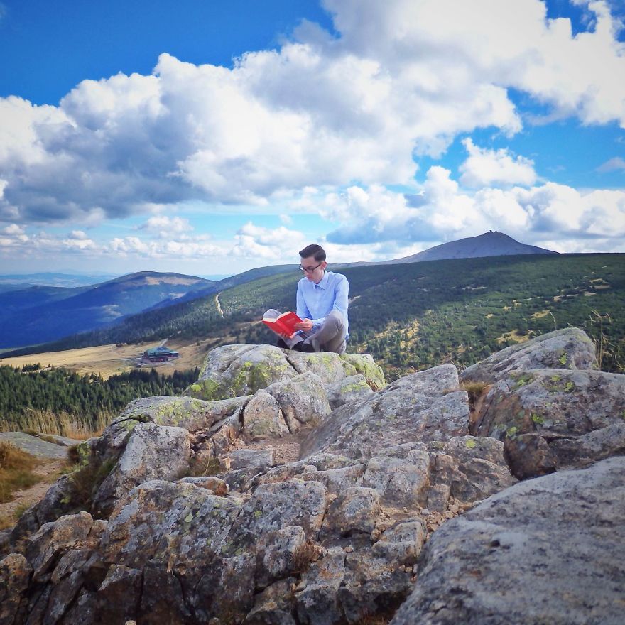 I Show People They Can Read Books Anywhere And Anytime (Part 3)