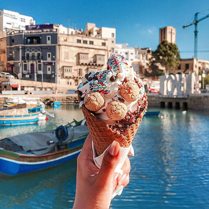 &#8220;Girl Eat World&#8221; Instagram Features The Tastiest Street Food From Around The World