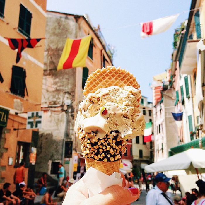 &#8220;Girl Eat World&#8221; Instagram Features The Tastiest Street Food From Around The World