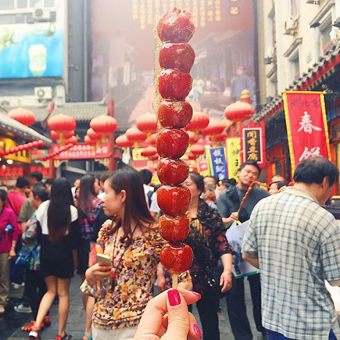 &#8220;Girl Eat World&#8221; Instagram Features The Tastiest Street Food From Around The World