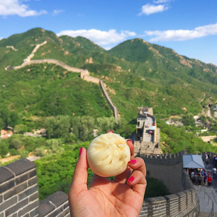 &#8220;Girl Eat World&#8221; Instagram Features The Tastiest Street Food From Around The World