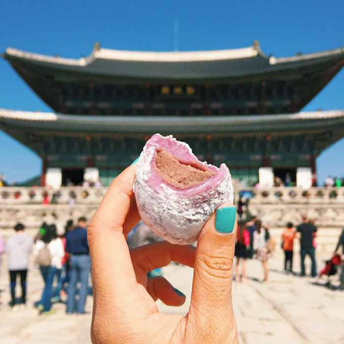 &#8220;Girl Eat World&#8221; Instagram Features The Tastiest Street Food From Around The World