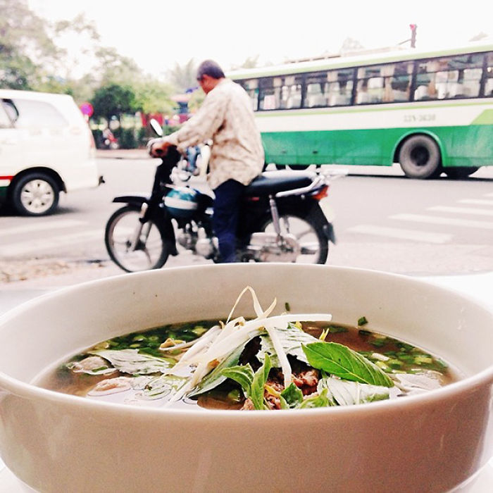 &#8220;Girl Eat World&#8221; Instagram Features The Tastiest Street Food From Around The World