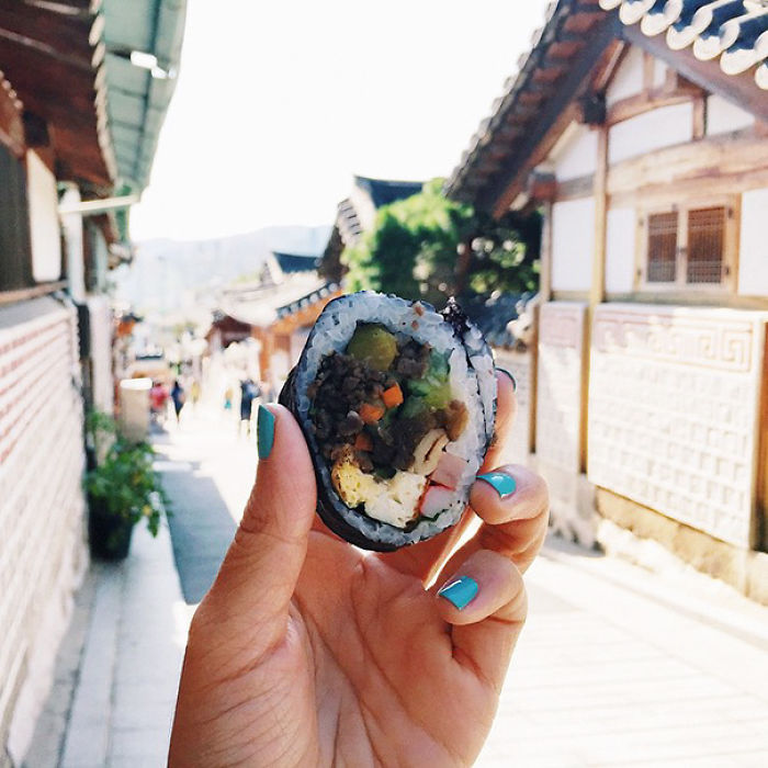 &#8220;Girl Eat World&#8221; Instagram Features The Tastiest Street Food From Around The World