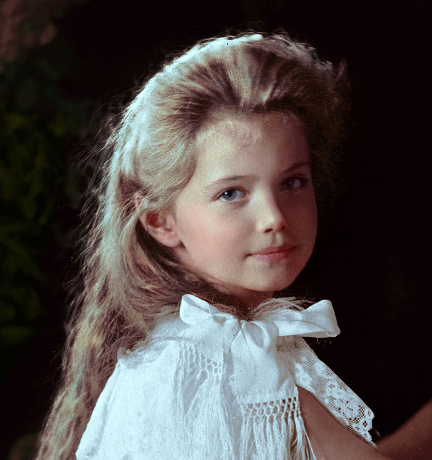 67 Old Colorized Photos Reveal The Life Of Russian People Between 1900-1965