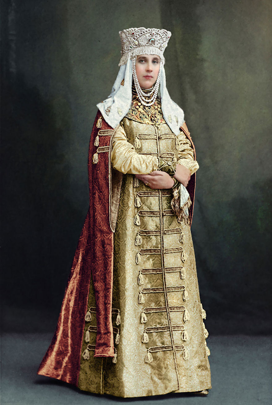 67 Old Colorized Photos Reveal The Life Of Russian People Between 1900-1965