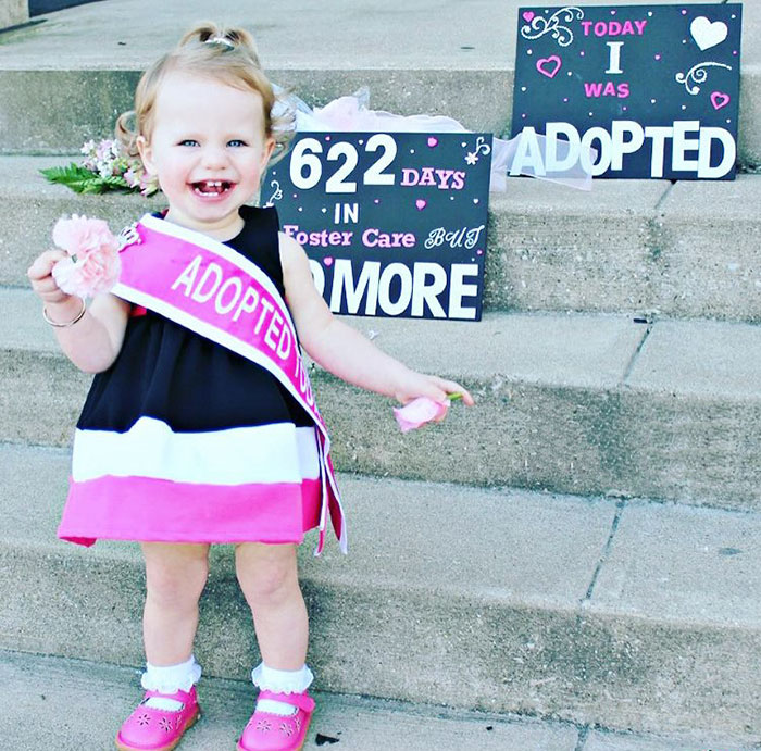 70 Heartwarming Pics Of Children Who Were Just Adopted 70 Heartwarming Pics Of Children Who Were Just Adopted