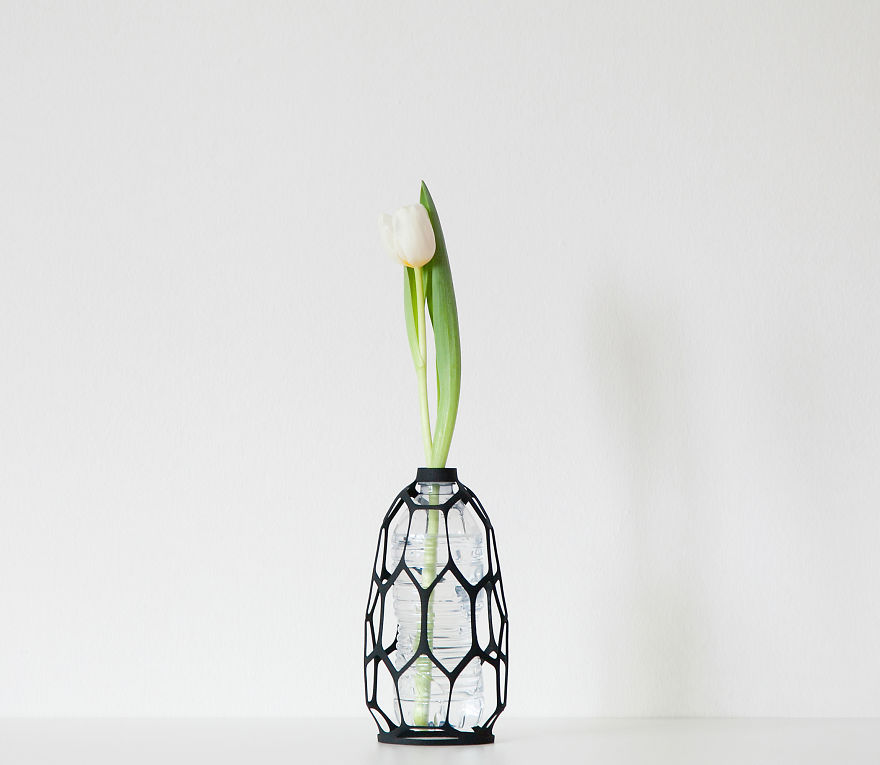 I 3D-Print Vases To Give Plastic Bottle A Second Life I 3D-Print Vases To Give Plastic Bottle A Second Life