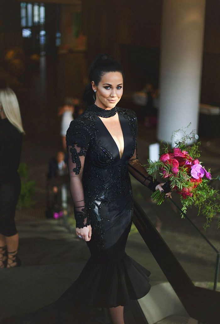 Bride Breaks Tradition And Gets Married In Black Wedding Dress Bride Breaks Tradition And Gets Married In Black Wedding Dress