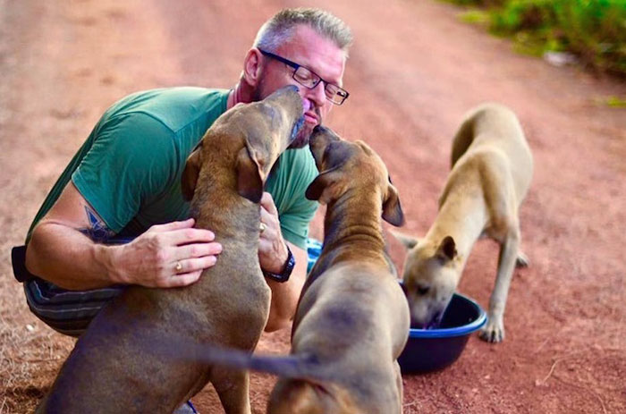 This Man Feeds 80 Stray Dogs Every Day Because He Can’t Bear to See Them Starve This Man Feeds 80 Stray Dogs Every Day Because He Can’t Bear to See Them Starve