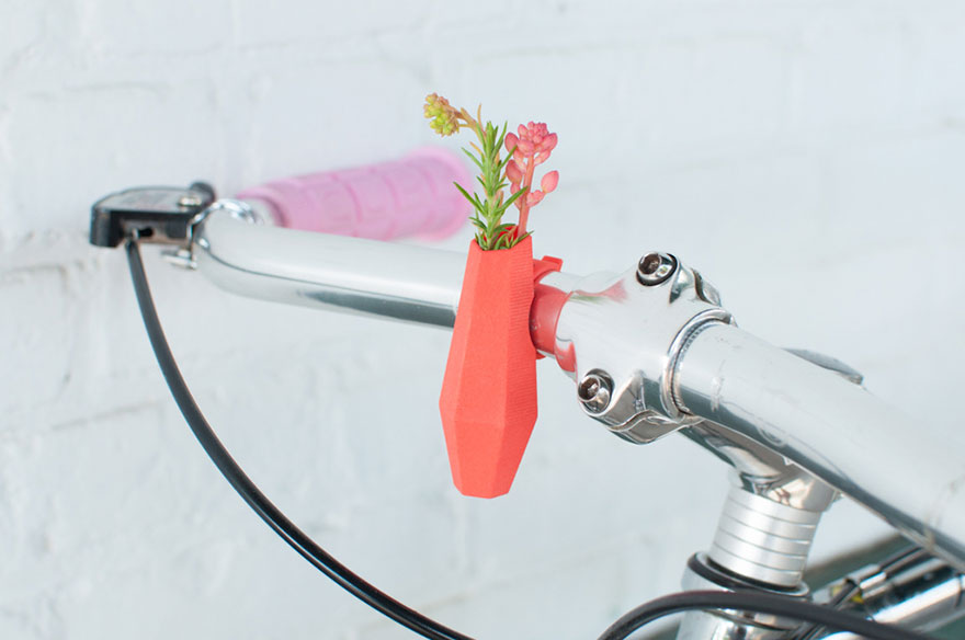 Tiny Bicycle Flower Vases Are The Perfect Bike Accessory For Spring Tiny Bicycle Flower Vases Are The Perfect Bike Accessory For Spring