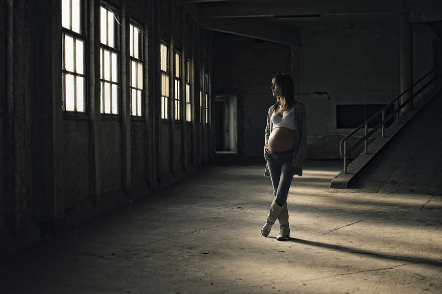 I Took Maternity Photography Out Of The Studio Into Urban Locations