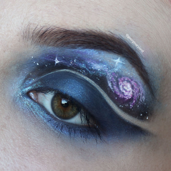 Makeup For Ants: I Create Tiny Paintings On My Eyes