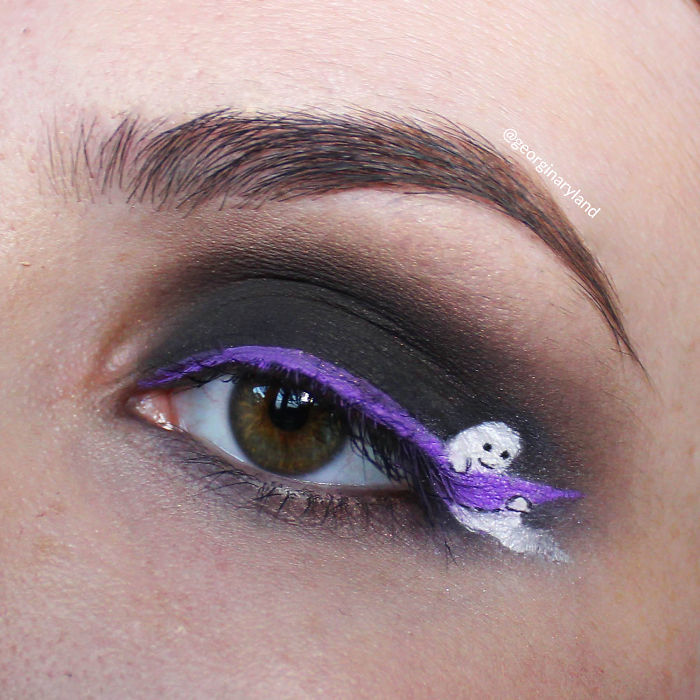 Makeup For Ants: I Create Tiny Paintings On My Eyes
