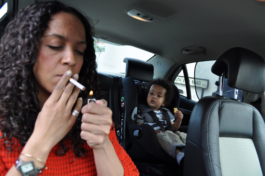 Drivers Might Be Fined For Smoking With Kids In Car