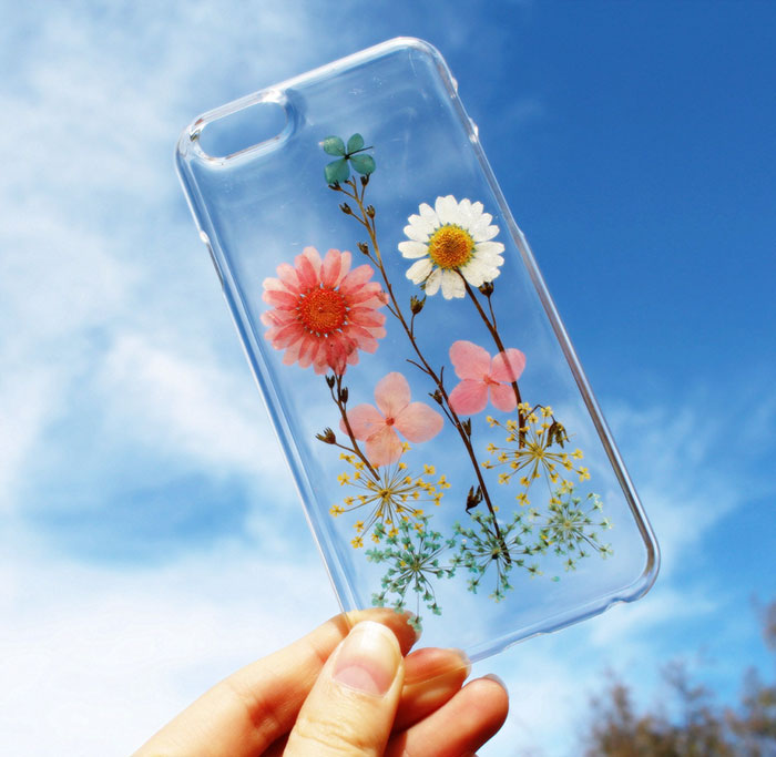 Real Flower Mobile Phone Cases To Celebrate Spring