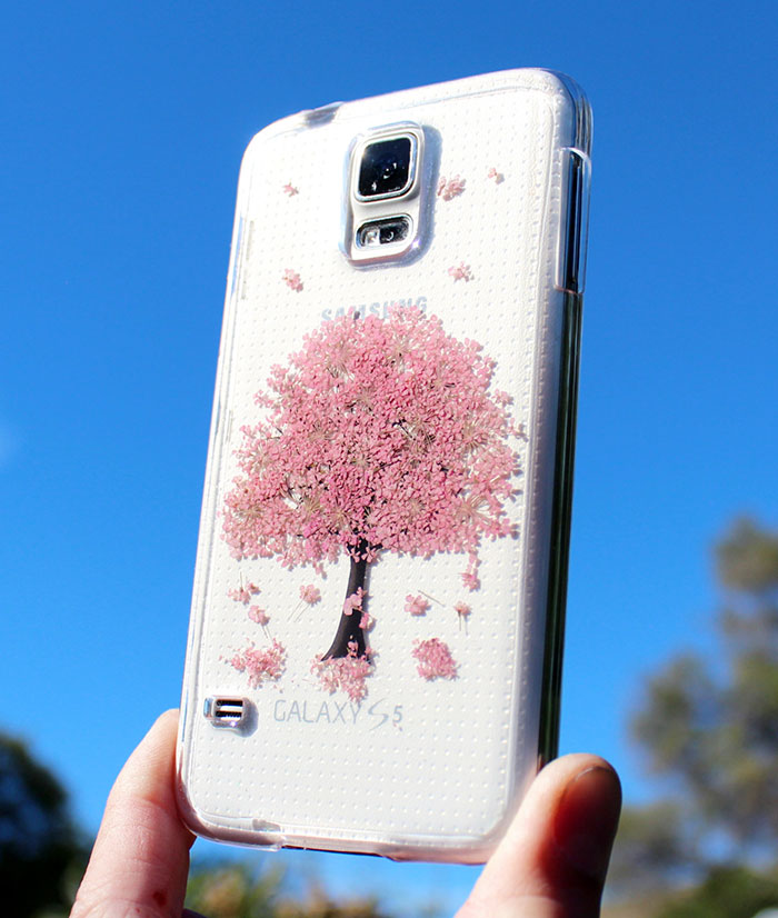 Real Flower Mobile Phone Cases To Celebrate Spring