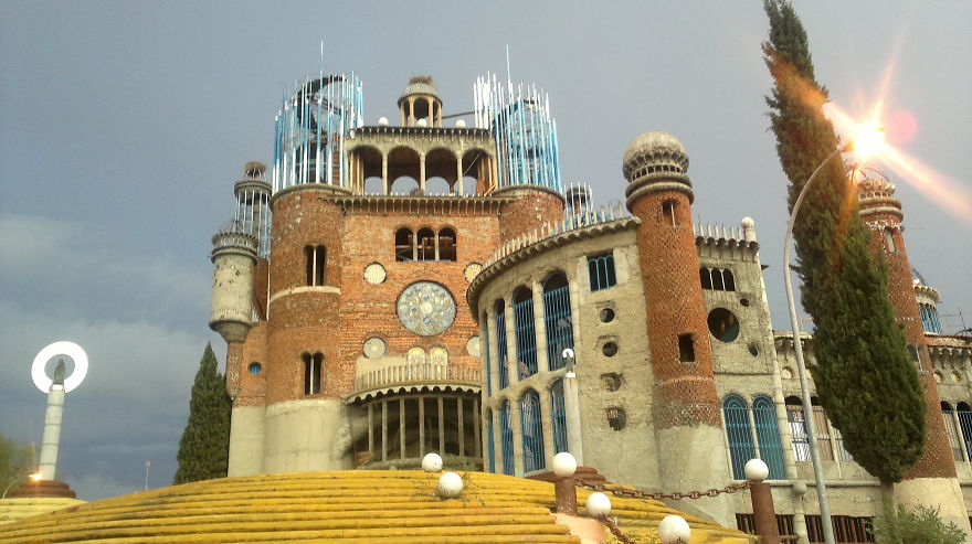 This Man Is Building A Cathedral Out Of Nothing For Almost 50 Years This Man Is Building A Cathedral Out Of Nothing For Almost 50 Years