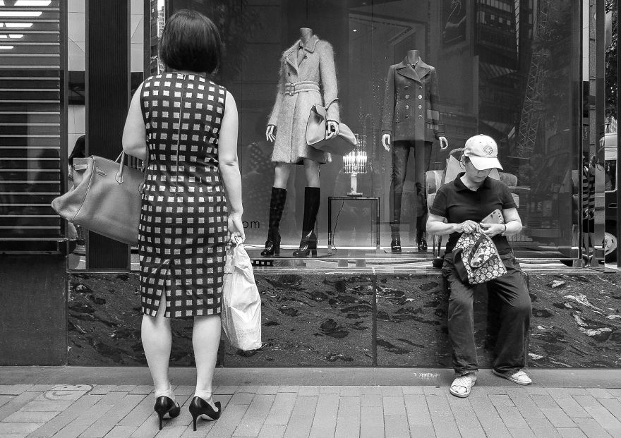 I Shoot People In The Street And Like To Watch Their Expressions Through My Camera I Shoot People In The Street And Like To Watch Their Expressions Through My Camera