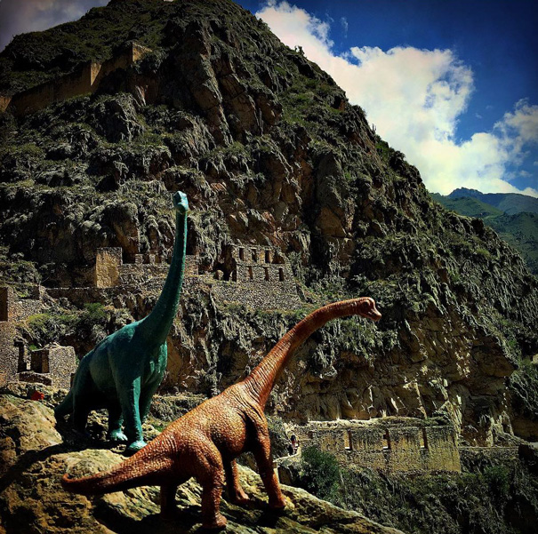 Travel Photos Are Instantly Better With Dinosaur Toys Travel Photos Are Instantly Better With Dinosaur Toys