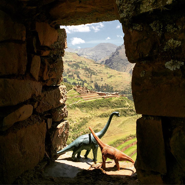 Travel Photos Are Instantly Better With Dinosaur Toys Travel Photos Are Instantly Better With Dinosaur Toys