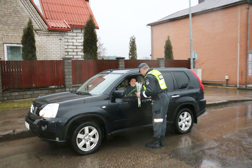 What Lithuanian Police Officers Do On International Women&#8217;s Day