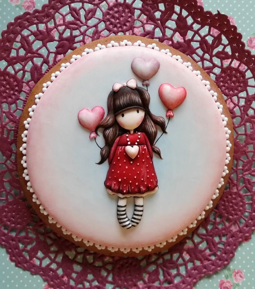 Hungarian Chef Turns Ordinary Cookies Into Stunning Embroidery-Inspired Art