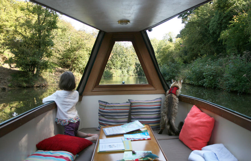 My 6-Year-Old With Autism Creates Stunning Art And Angelina Jolie Just Bought Her Painting!