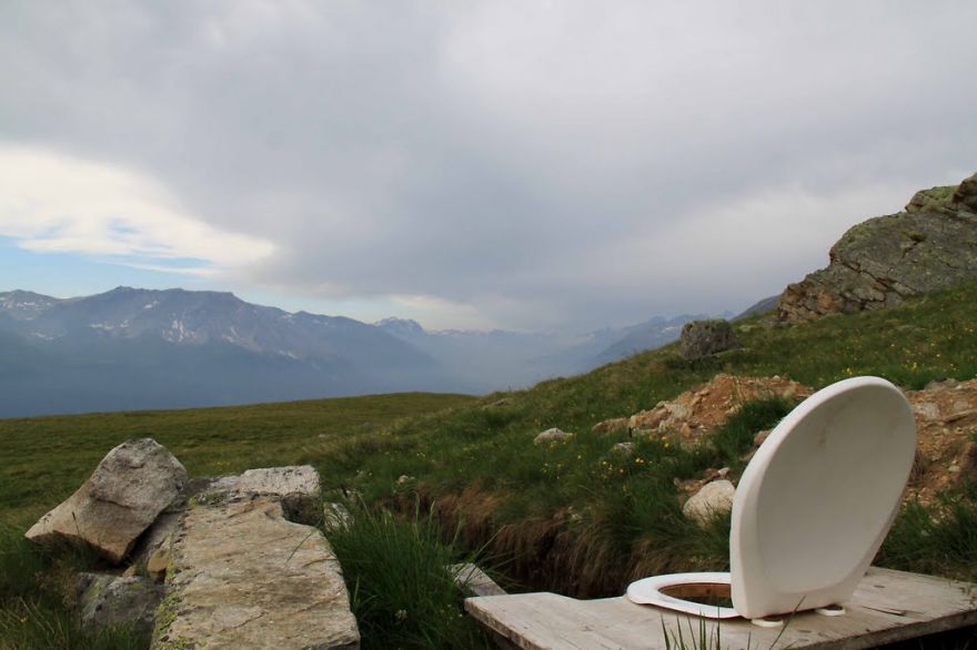 People Post Toilet Views From Around The World To Show Where They Pee And Poo