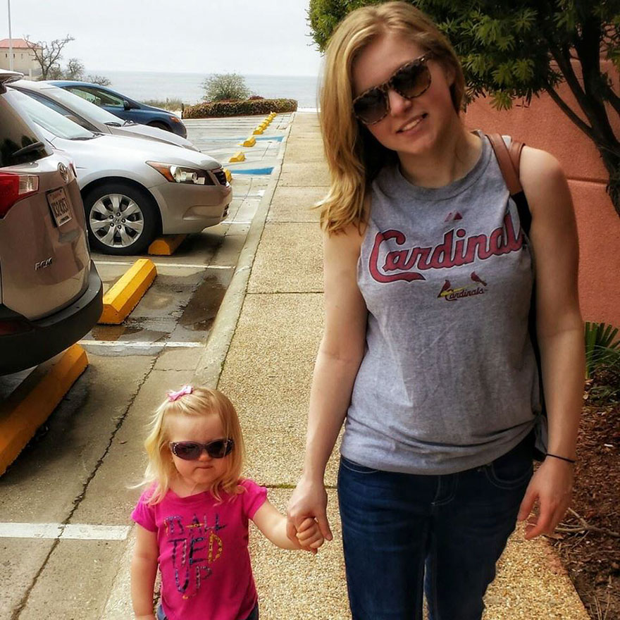 Mom Posts Her Breast Milk’s Side-By-Side Pic And It Goes Viral For The Most Beautiful Reason Mom Posts Her Breast Milk’s Side-By-Side Pic And It Goes Viral For The Most Beautiful Reason