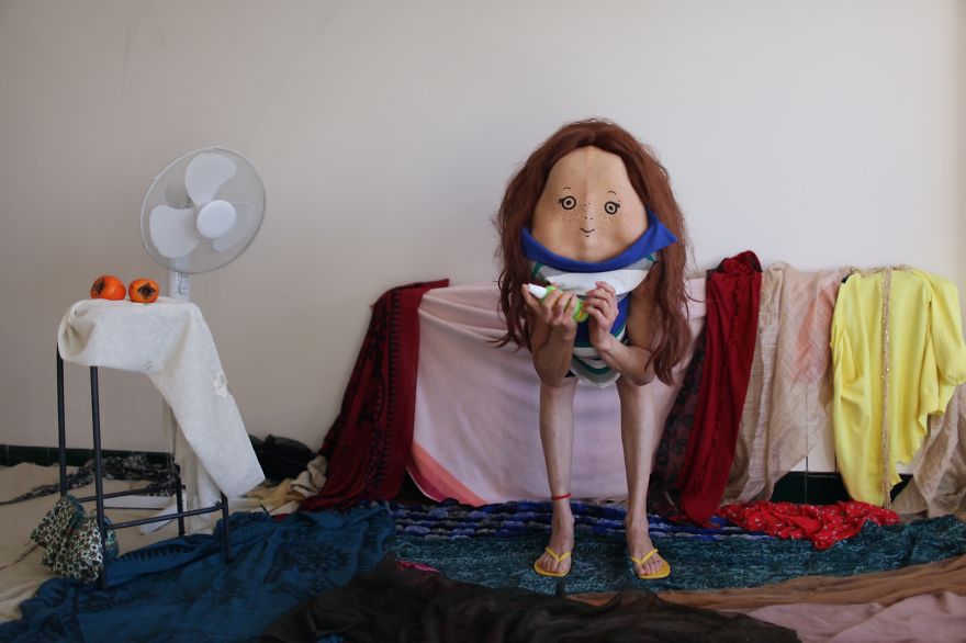 I Turn People Into Creatures From Another World By Drawing Faces On Their Backs I Turn People Into Creatures From Another World By Drawing Faces On Their Backs