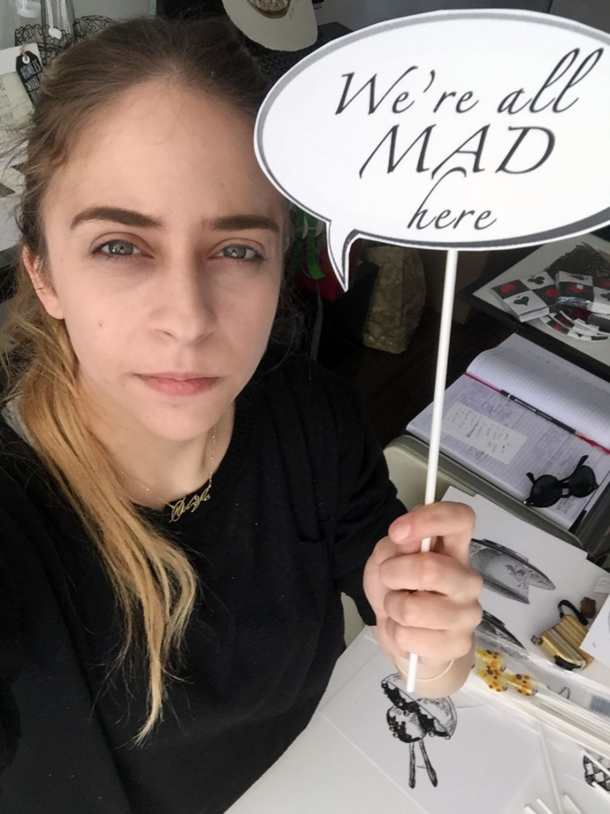 My Mom Let Me Decorate Her Shop This Year, Inspired By Alice’s Adventures In Wonderland My Mom Let Me Decorate Her Shop This Year, Inspired By Alice’s Adventures In Wonderland