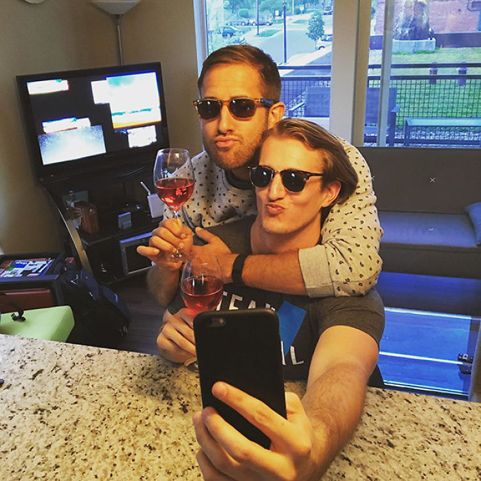 When Guys Try To Parody Women Photos And The Result Beats The Original