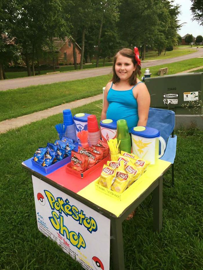 How People Take Advantage Of The Pokemon Go Craze (30 Pics) How People Take Advantage Of The Pokemon Go Craze (30 Pics)
