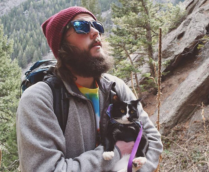 “Camping With Cats” Instagram Will Inspire You To Go Hiking With Your Cat “Camping With Cats” Instagram Will Inspire You To Go Hiking With Your Cat
