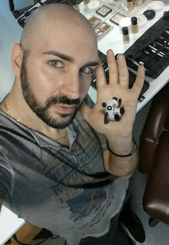 Mind-Bending 3D Optical Illusions On The Palm Of My Hand (+ Bonus Panda) Mind-Bending 3D Optical Illusions On The Palm Of My Hand (+ Bonus Panda)