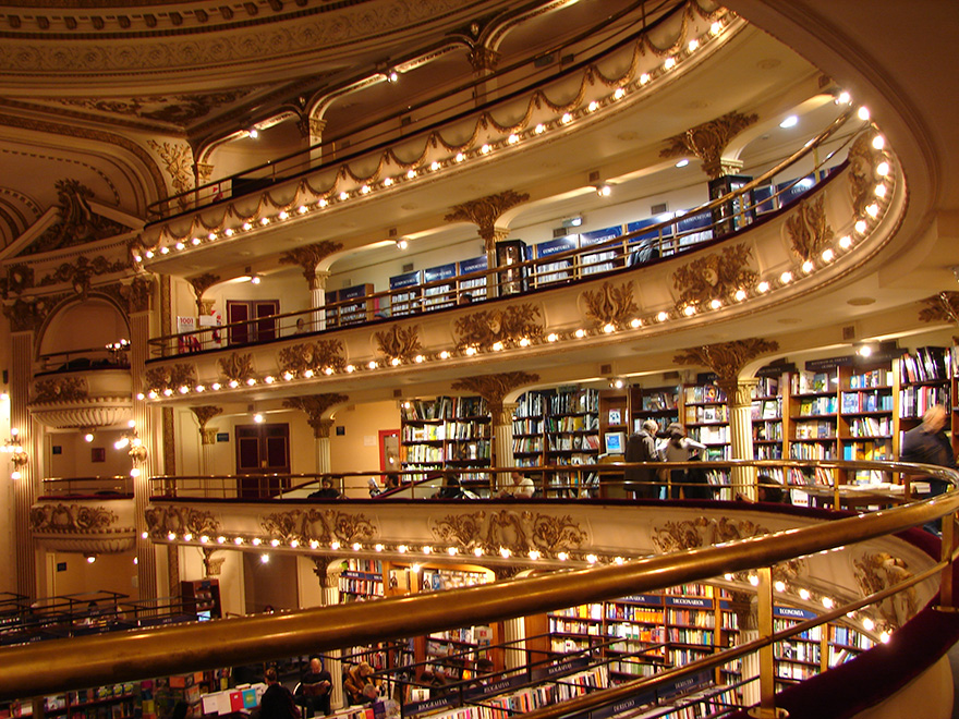 100-Year-Old Theatre Converted Into Stunning Bookstore 100-Year-Old Theatre Converted Into Stunning Bookstore