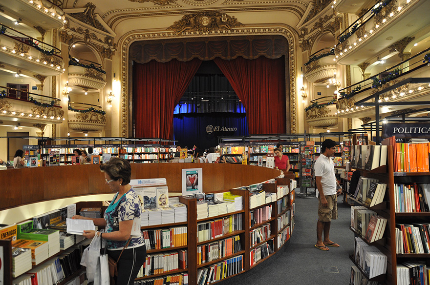100-Year-Old Theatre Converted Into Stunning Bookstore 100-Year-Old Theatre Converted Into Stunning Bookstore