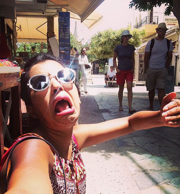 Woman Goes On Honey Moon Alone After Her Husband Couldn’t Go, Posts Funniest Solo Photos Woman Goes On Honey Moon Alone After Her Husband Couldn’t Go, Posts Funniest Solo Photos