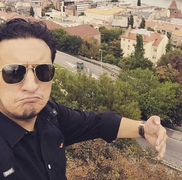 Woman Goes On Honey Moon Alone After Her Husband Couldn’t Go, Posts Funniest Solo Photos Woman Goes On Honey Moon Alone After Her Husband Couldn’t Go, Posts Funniest Solo Photos