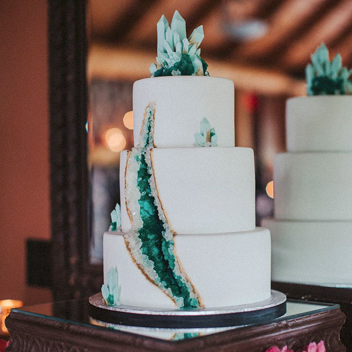 This New Geode Wedding Cake Trend Is Rocking The Internet This New Geode Wedding Cake Trend Is Rocking The Internet