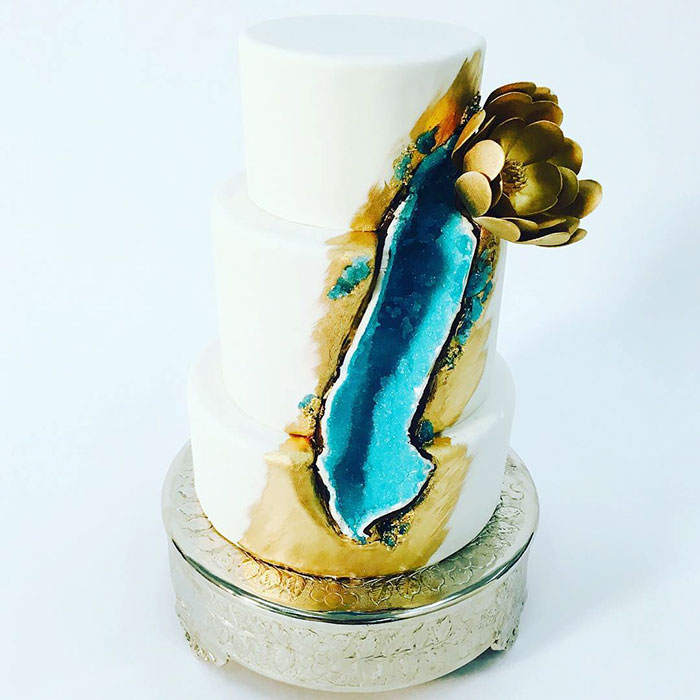 This New Geode Wedding Cake Trend Is Rocking The Internet This New Geode Wedding Cake Trend Is Rocking The Internet